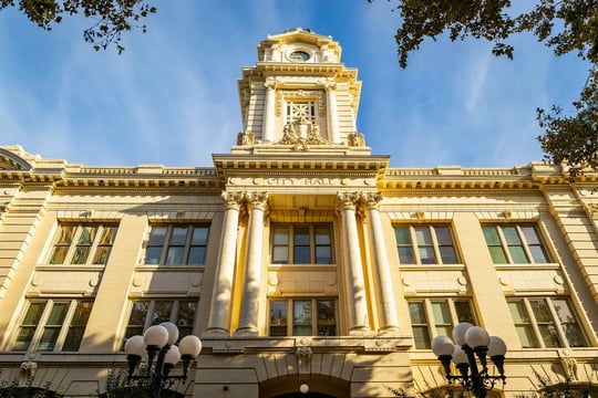 lumi-global-government-municipalities-hero-city-hall