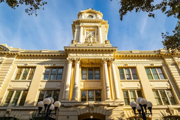 lumi-global-government-municipalities-hero-city-hall