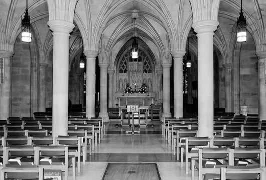lumi-global-religious-organizations-page-hero-cathedral-interior