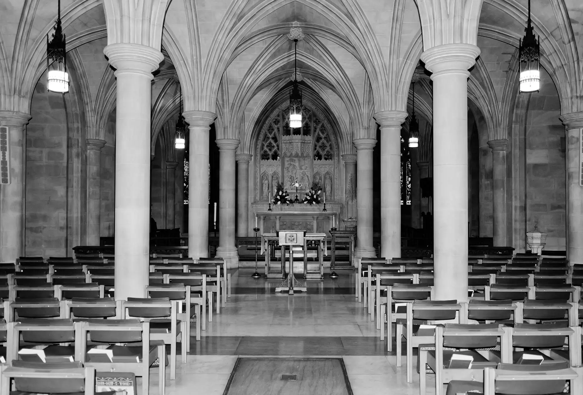 lumi-global-religious-organizations-page-hero-cathedral-interior